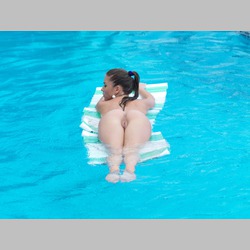 Brunette-Guerlain-in-Pool-6.jpg
